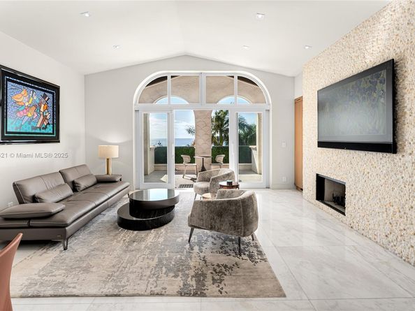 2042 Fisher Island Dr 2042, Miami Beach FL 33109