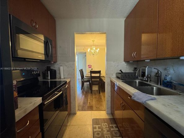 1811 Jefferson St 409, Hollywood FL 33020