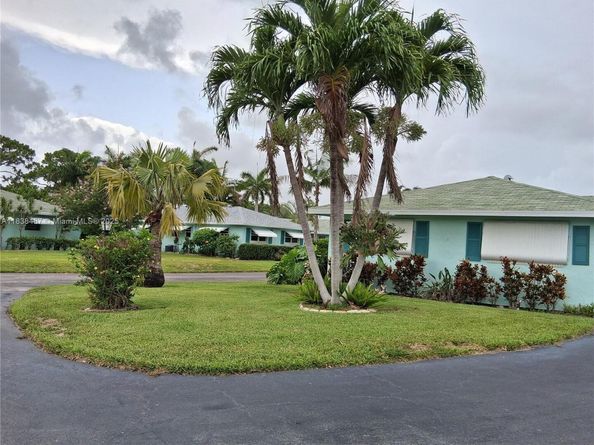 635 Hummingbird Ln, Delray Beach FL 33445