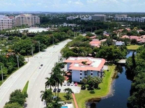 405 S Pine Island Rd 202D, Plantation FL 33324