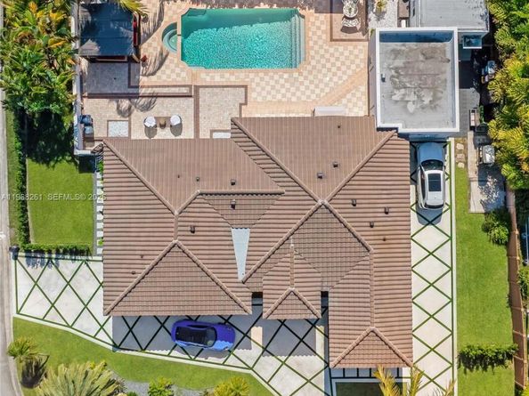 500 94th St, Surfside FL 33154