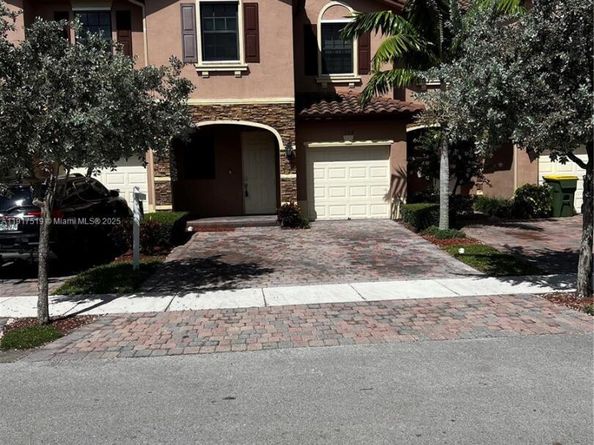 152 SE 37th Ter 152, Homestead FL 33033