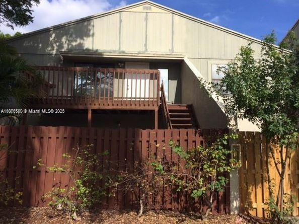 17 Crossings Cir E, Boynton Beach FL 33435