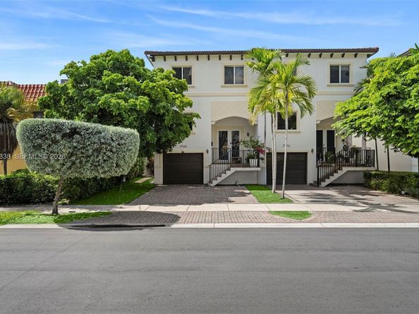 3506 NE 166th St 4, North Miami Beach FL 33160
