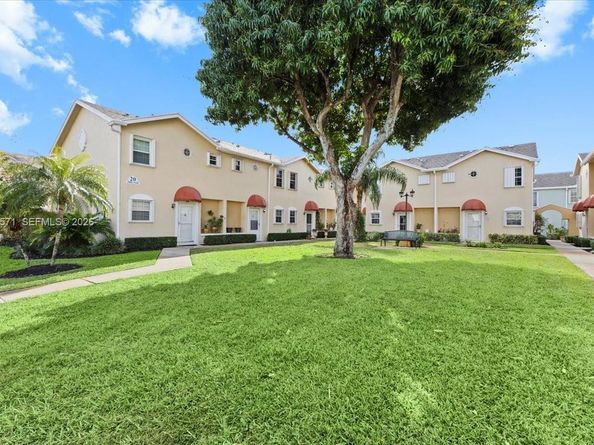 307 Waterside Dr, Hypoluxo FL 33462