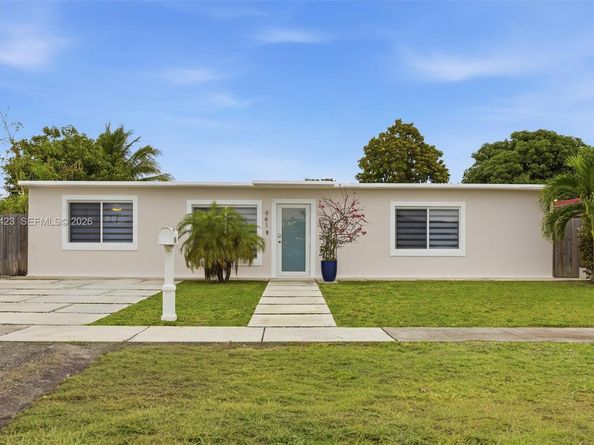 941 E 16th Pl, Hialeah FL 33010