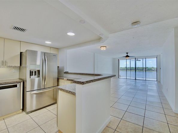 20850 San Simeon Way 5065, Miami FL 33179