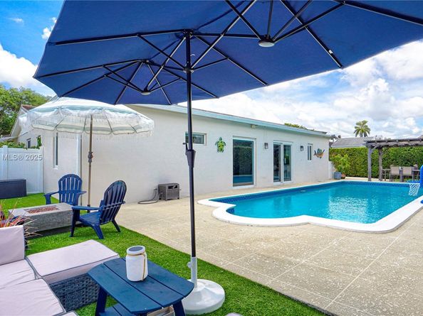 9573 SW 57th St, Miami FL 33173