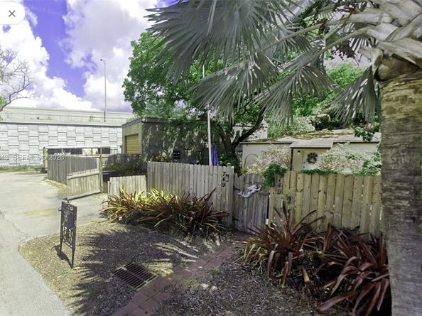 749 NW 43rd St, Oakland Park FL 33309
