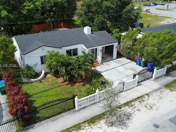 180 NW 67th St, Miami FL 33150