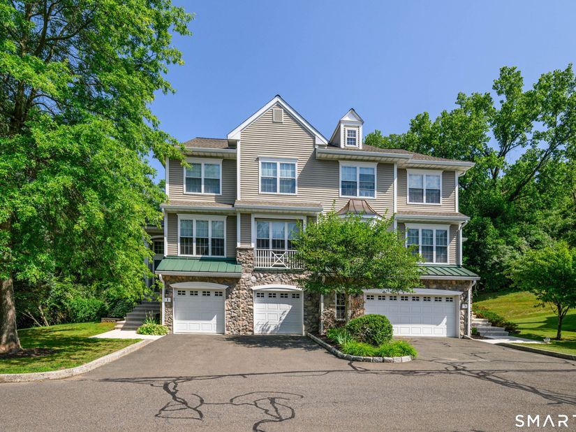 1 Cambridge Drive 1, Danbury CT 06811