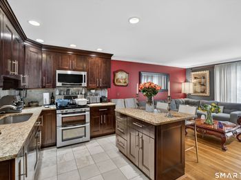 43 Soundview Avenue