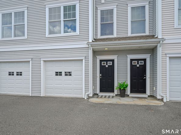 205 Copper Square Drive 205, Bethel CT 06801