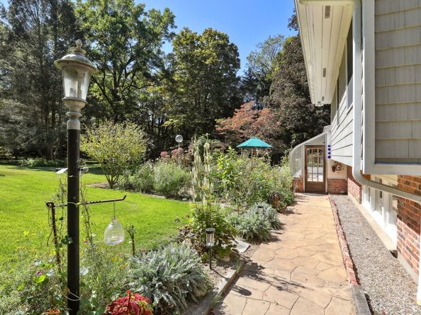 62 Walnut Hill Road, Bethel CT 06801