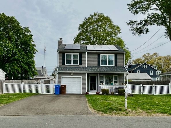 18 Wallace Street, Shelton CT 06484