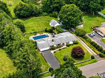 52 Lauderdale Drive