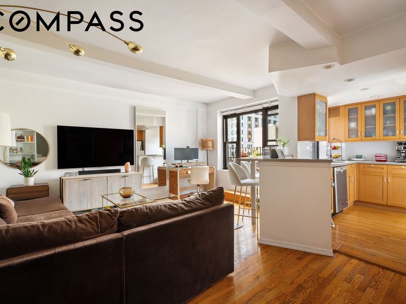 200 East 16th Street 17E, New York NY 10003