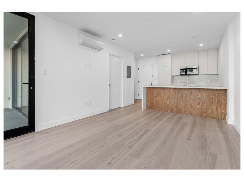 25-88 38th Street 2A, Queens NY 11103