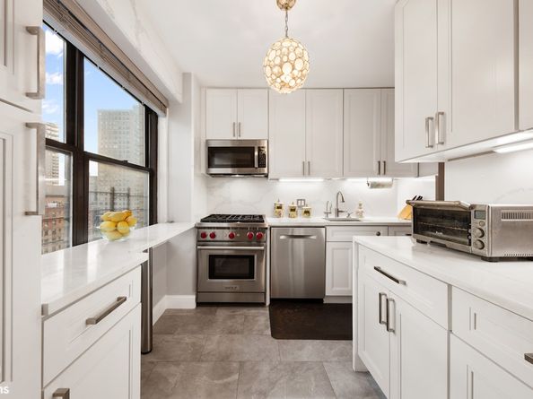 345 East 80th Street 19EF, New York NY 10075