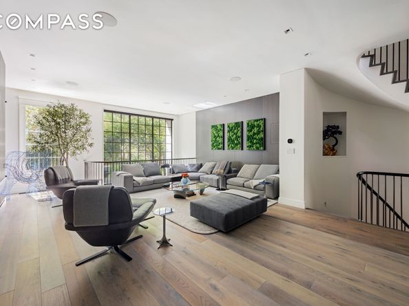 146 Waverly Place, New York NY 10014