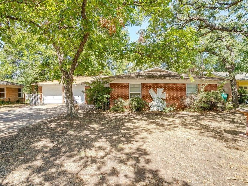 7205  Robinhood Lane , Fort Worth Texas 76112