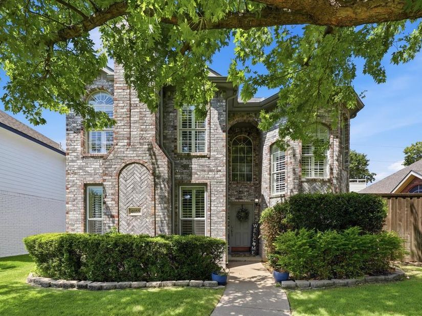 4055  Briarbend Road , Dallas Texas 75287