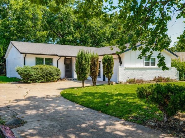 451  Southport Drive , Dallas Texas 75232