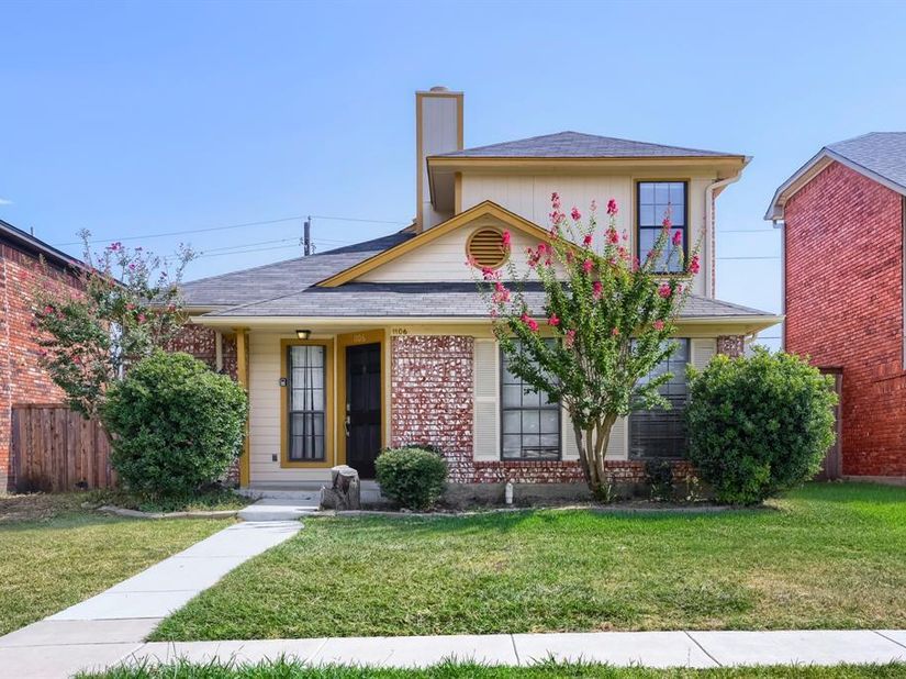1106  Alameda Drive , Carrollton Texas 75007