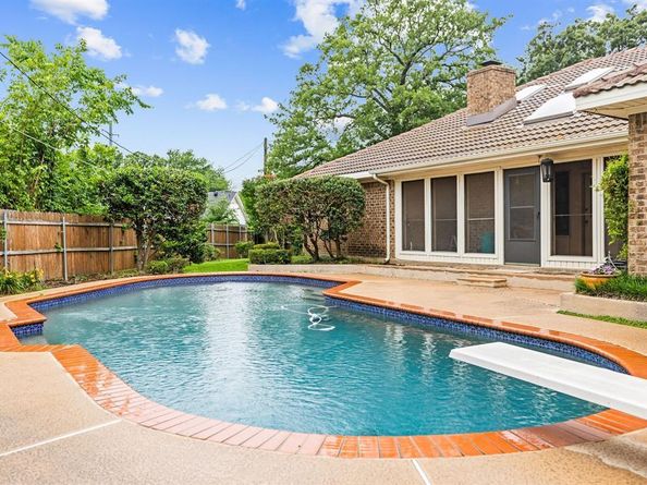 2036  Parkridge Court , Hurst Texas 76054