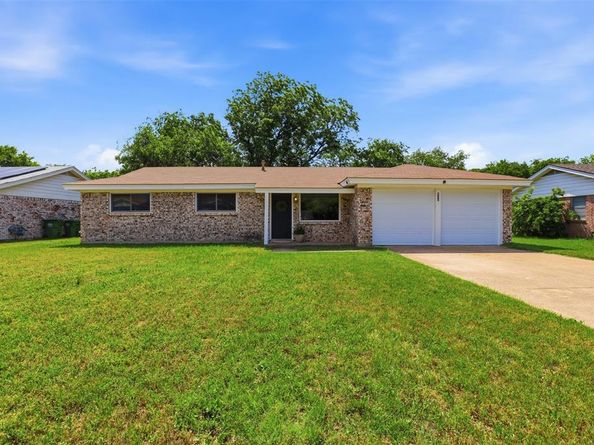 833  Bridle Avenue , White Settlement Texas 76108