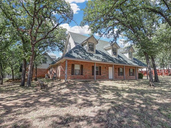 104 W Ash Lane , Euless Texas 76039