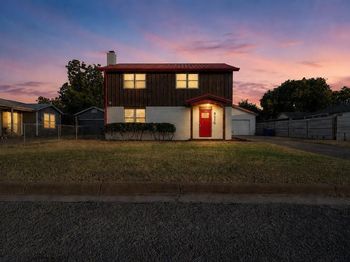 8615  Ronnie Street 