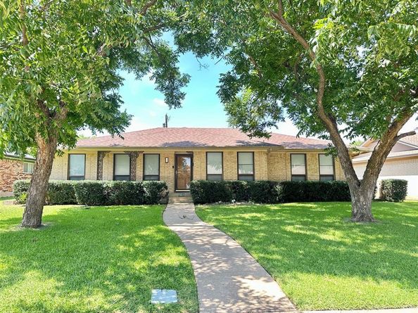 5823  Marview Lane , Dallas Texas 75227