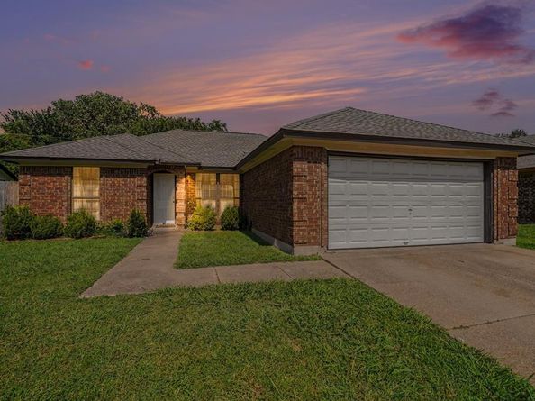 6210  Valley Forge Court , Arlington Texas 76002