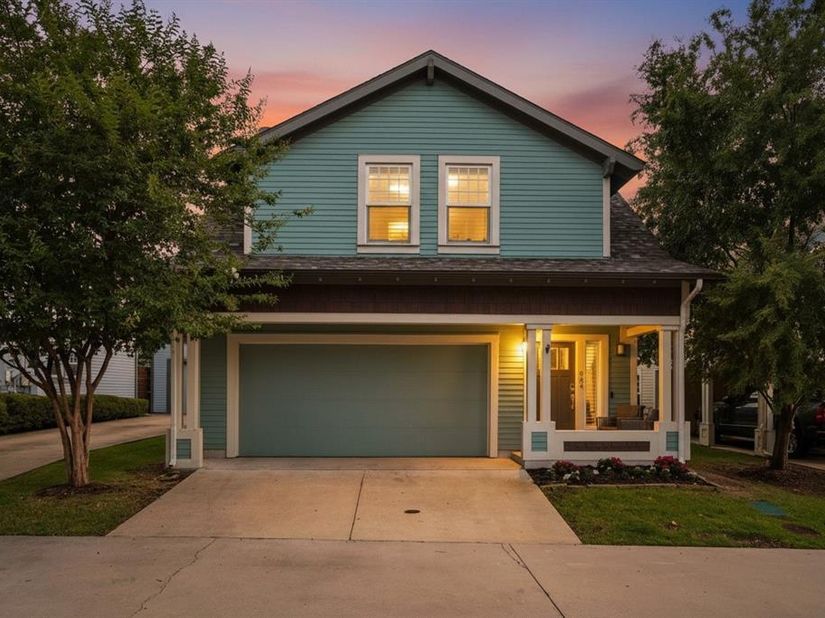 656  Bishop Heights Lane , Dallas Texas 75208