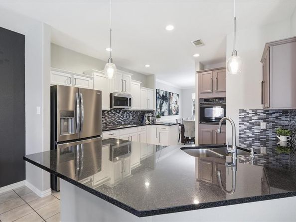 851  Branch Crossing , Lantana Texas 76226