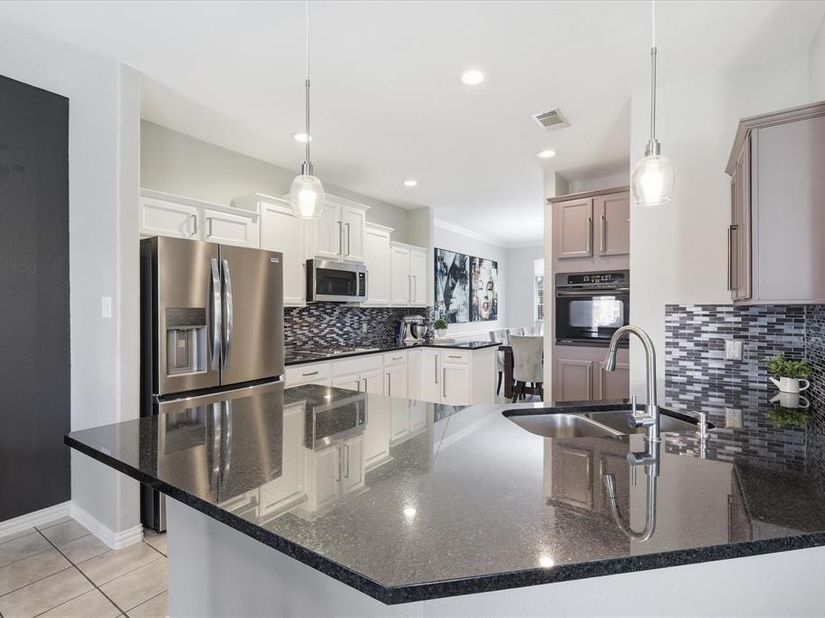851  Branch Crossing , Lantana Texas 76226