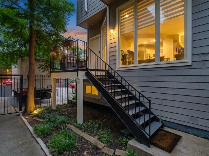 8522  Park Lane  15, Dallas Texas 75231