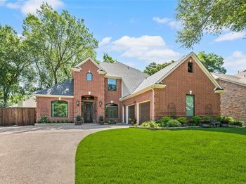 820  Glen Garry Drive 