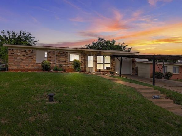 2308  Tanneyhill Lane , Fort Worth Texas 76112