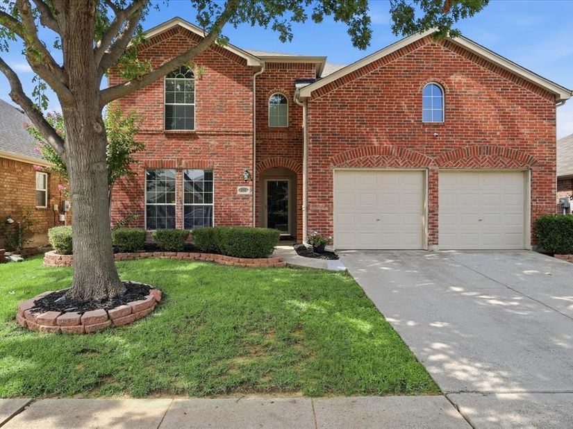 1712  Heron Drive , Aubrey Texas 76227