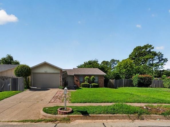 7700  Acapulco Road , Fort Worth Texas 76112