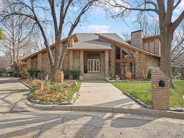 3200  San Paulo Court , Arlington Texas 76012