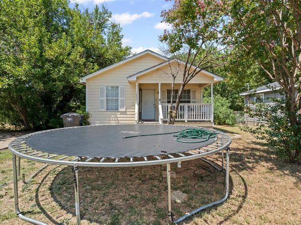 1921  Portland Avenue , Fort Worth Texas 76102