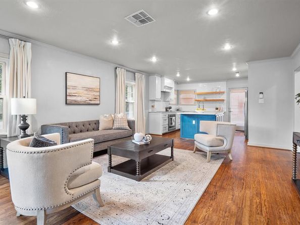 3836  Pershing Avenue , Fort Worth Texas 76107