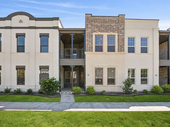 305  Sunset Lane  103, Fort Worth Texas 76114