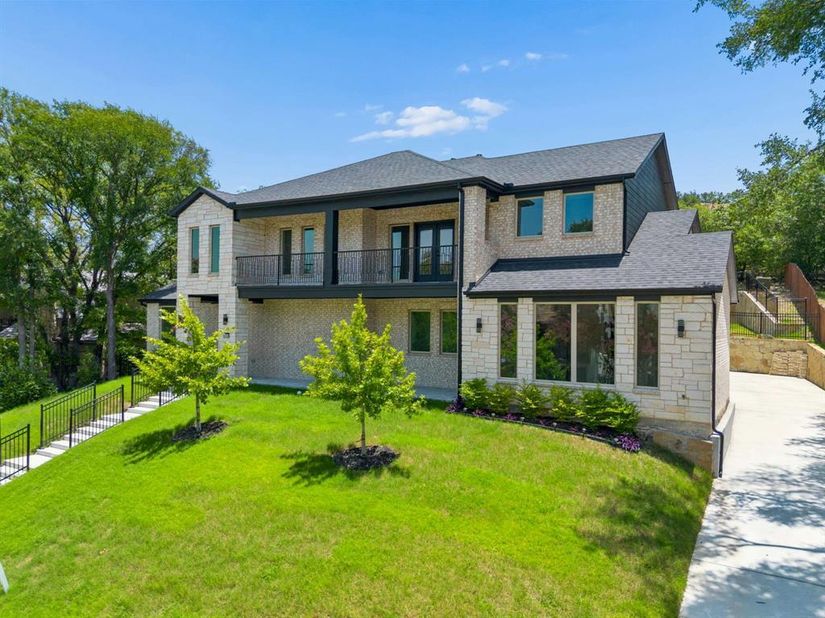 9008  Crosswind Drive , Fort Worth Texas 76179