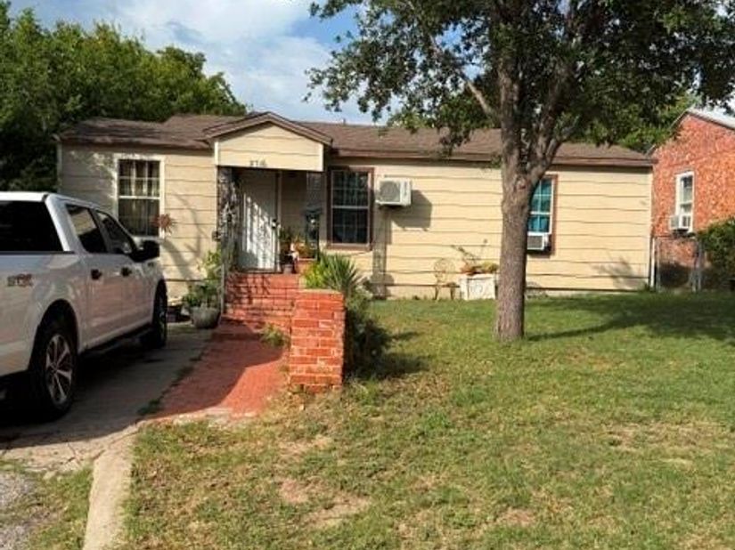 2716  35th Street , Fort Worth Texas 76106