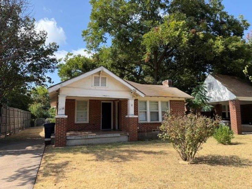 1138  Pioneer Drive , Dallas Texas 75224