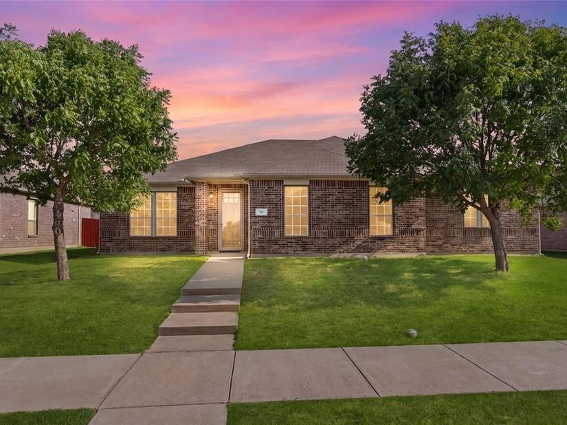 741  Jewelflower Drive , DeSoto Texas 75115